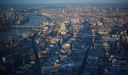 在全球政治不确定的背景下，英国股市的活跃程度超过了欧洲