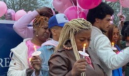 第八名嫌疑人被指控犯有令人发指的酷刑，谋杀了伯明翰的母亲桃花心木·杰克逊