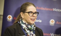 维多利亚救护车首席执行官简·米勒在持续的劳资纠纷中辞职