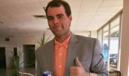 沃克县监狱囚犯被锁在冰柜中死亡据称是因医疗疏忽造成的杀人案