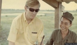 这个退伍军人节，一位前美国间谍通过音乐找到了和平