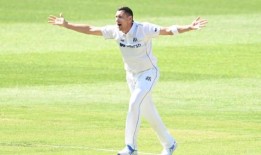 随着维多利亚州对昆士兰州的控制，卡瓦贾姗姗姗姗来