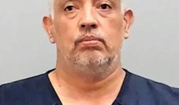 顾客用三明治攻击地铁工作人员，因为他没有把一英尺长的三明治切成两半