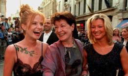 BBC《东区人》节目向罗伯塔·泰勒致敬，肥皂剧向她的家人传达了令人心碎的消息