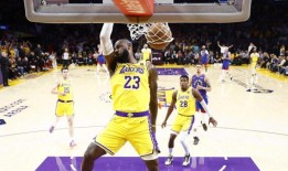 勒布朗·詹姆斯打破了另一项纪录，延续了他的nba最佳出场纪录