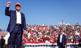 特勤局批准在户外集会上用防弹玻璃保护特朗普