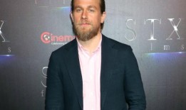 查理·汉纳姆出演瑞恩·墨菲的《怪物》