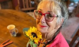 小船和直升机：在昆士兰的洪水灾难中，社区介入了