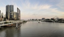 皇后码头(Queen 's Wharf)的人行道、艺术和公共空间熠熠生辉