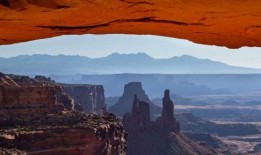 父亲和女儿在三位数的高温中迷路后在峡谷地国家公园被发现死亡