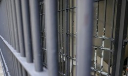 莫比尔县特警队逮捕了普里查德谋杀案的两名嫌疑人中的第一名