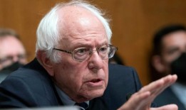 桑德斯的目标是制药公司首席执行官在参议院作证，但一些人认为这是对拜登政府提起诉讼的“报复”