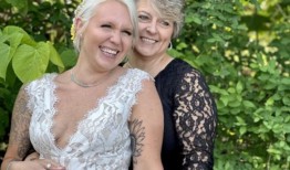 “我爱上了我13岁时认识的老师”