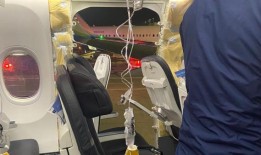 阿拉斯加航空公司停飞了所有波音737-9 MAX飞机，原因是飞行中窗户爆裂