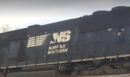 贾斯帕的火车脱轨造成两名机组人员受伤