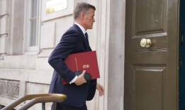 数百万人将在明年支付“残酷”的铁路票价上涨