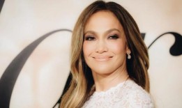 詹妮弗·洛佩兹在婚姻破裂之际举办了“布里奇顿”主题派对