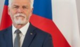 马克龙创建了由12名研究人员组成的委员会，以指导法国的科学政策