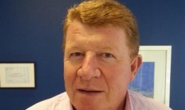 奥克兰律师Philip Sheat因多收客户1.8万美元而被停职