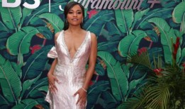 观看：爱莉安娜·德博斯在《早安美国》节目中演唱迪士尼动画电影《This Wish》