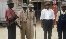 皮尤在批评后修改了“种族阴谋论”报告