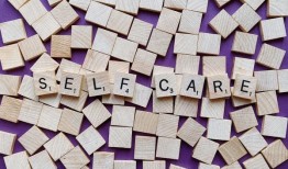 让我们回到乌托邦的感觉卡拉·法拉利·阿格拉迪——心理健康论坛