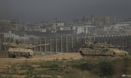 随着哈马斯停止谈判，以色列从陆地、海上和空中袭击加沙