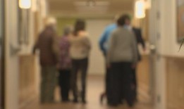 马尼托巴省增加了对老年人健康和社会项目的资助