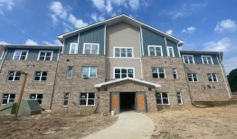 东罗利社区采取措施，以国王岭经济适用房结束无家可归者