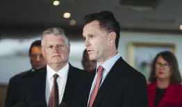 由于内部分歧暴露无遗，罗斯希尔的“超大城市”计划岌岌可危