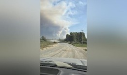 随着野火逼近社区，数千人撤离布尼博尼比部落