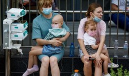 由于提前选举陷入僵局，法国左派占据了大多数席位