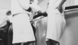 那个把自己锁在酒吧里的女权主义者上了全球新闻