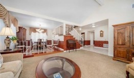 自建筑以来，标志性的“鬼屋”首次上市